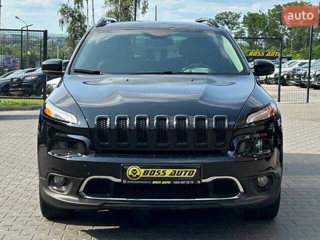 Черный Джип Чероки, объемом двигателя 2.4 л и пробегом 138 тыс. км за 14000 $, фото 1 на Automoto.ua