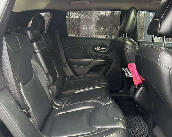 Черный Джип Чероки, объемом двигателя 2.36 л и пробегом 269 тыс. км за 16300 $, фото 9 на Automoto.ua