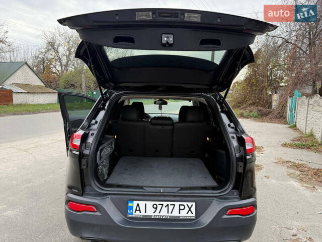 Черный Джип Чероки, объемом двигателя 2.36 л и пробегом 155 тыс. км за 12777 $, фото 6 на Automoto.ua