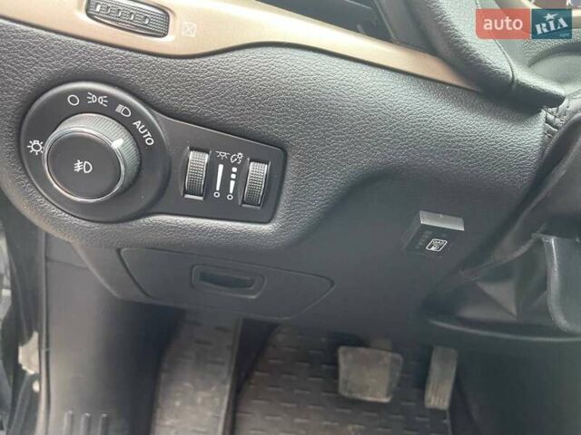 Чорний Джип Cherokee, об'ємом двигуна 2.36 л та пробігом 132 тис. км за 15500 $, фото 19 на Automoto.ua