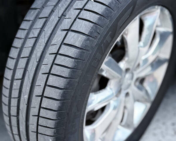 Чорний Джип Cherokee, об'ємом двигуна 2.36 л та пробігом 115 тис. км за 13800 $, фото 11 на Automoto.ua