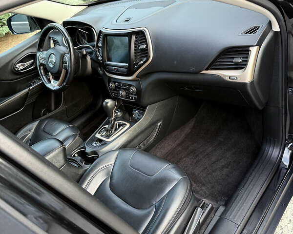 Чорний Джип Cherokee, об'ємом двигуна 2.36 л та пробігом 115 тис. км за 13800 $, фото 7 на Automoto.ua