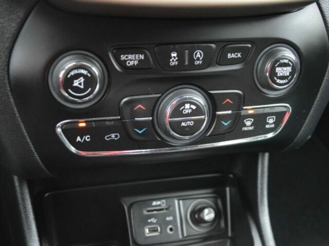 Черный Джип Чероки, объемом двигателя 2.4 л и пробегом 126 тыс. км за 9000 $, фото 15 на Automoto.ua