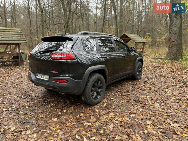 Черный Джип Чероки, объемом двигателя 3.2 л и пробегом 145 тыс. км за 15500 $, фото 3 на Automoto.ua
