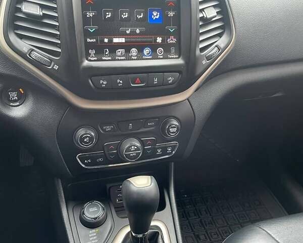 Чорний Джип Cherokee, об'ємом двигуна 2.36 л та пробігом 132 тис. км за 15500 $, фото 22 на Automoto.ua