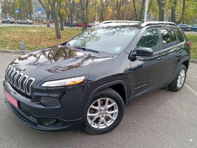 Черный Джип Чероки, объемом двигателя 0 л и пробегом 208 тыс. км за 10900 $, фото 2 на Automoto.ua