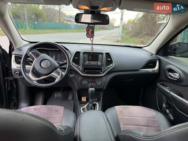 Черный Джип Чероки, объемом двигателя 2.36 л и пробегом 155 тыс. км за 12777 $, фото 8 на Automoto.ua