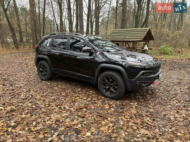 Черный Джип Чероки, объемом двигателя 3.2 л и пробегом 145 тыс. км за 15500 $, фото 4 на Automoto.ua