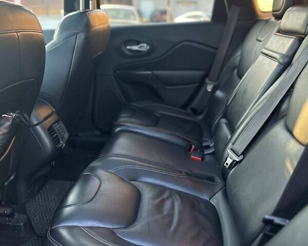 Черный Джип Чероки, объемом двигателя 2.36 л и пробегом 109 тыс. км за 15999 $, фото 17 на Automoto.ua