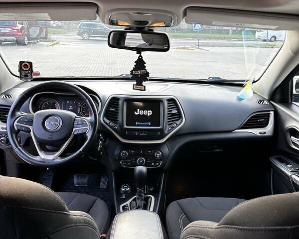 Черный Джип Чероки, объемом двигателя 2.36 л и пробегом 115 тыс. км за 14300 $, фото 14 на Automoto.ua