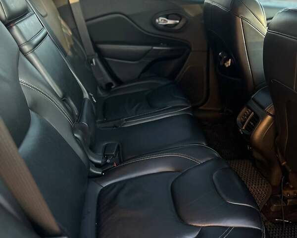 Черный Джип Чероки, объемом двигателя 2.36 л и пробегом 109 тыс. км за 15999 $, фото 18 на Automoto.ua