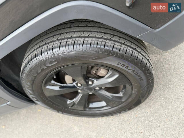 Черный Джип Чероки, объемом двигателя 2.36 л и пробегом 155 тыс. км за 12777 $, фото 4 на Automoto.ua