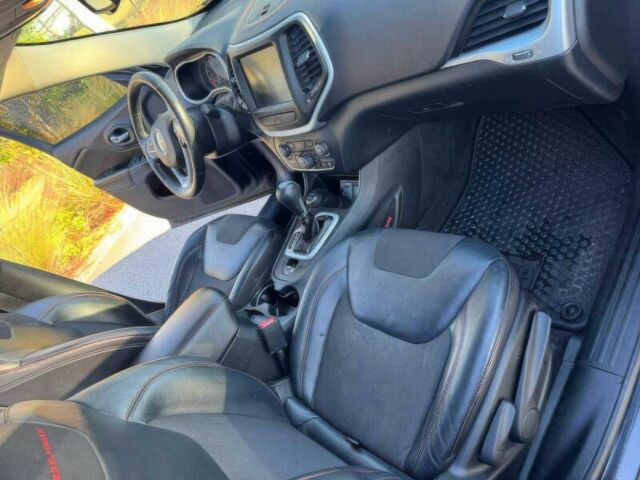 Черный Джип Чероки, объемом двигателя 2.4 л и пробегом 74 тыс. км за 12000 $, фото 8 на Automoto.ua