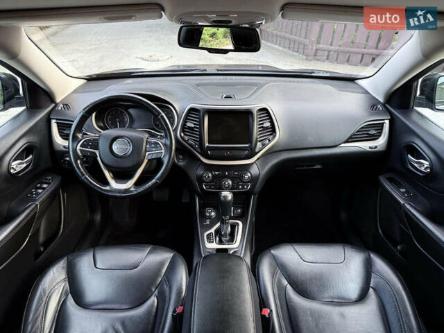 Чорний Джип Cherokee, об'ємом двигуна 2.36 л та пробігом 115 тис. км за 13800 $, фото 4 на Automoto.ua