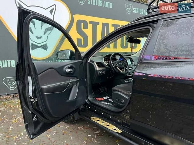 Черный Джип Чероки, объемом двигателя 2.36 л и пробегом 132 тыс. км за 17700 $, фото 14 на Automoto.ua