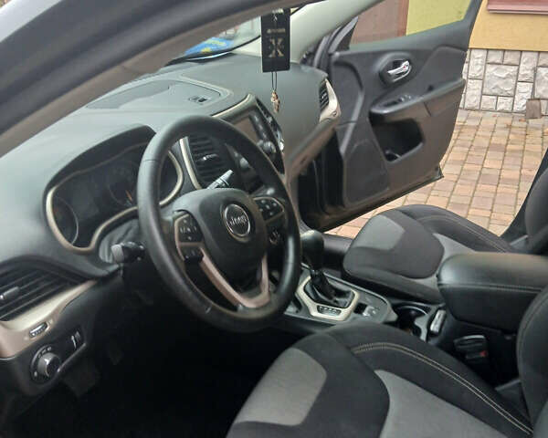 Черный Джип Чероки, объемом двигателя 2.36 л и пробегом 123 тыс. км за 13600 $, фото 17 на Automoto.ua