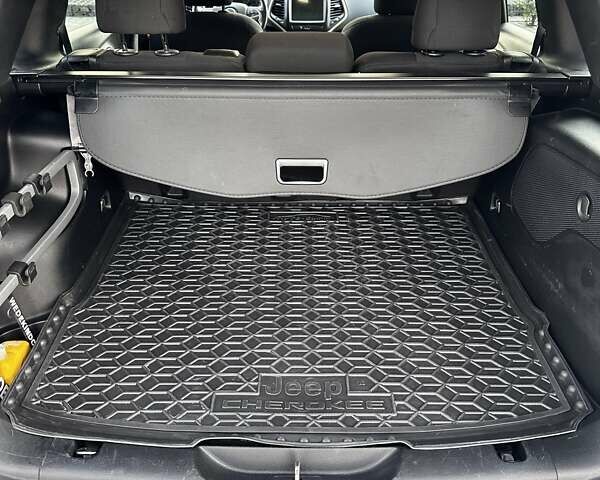 Черный Джип Чероки, объемом двигателя 2.36 л и пробегом 115 тыс. км за 14300 $, фото 17 на Automoto.ua