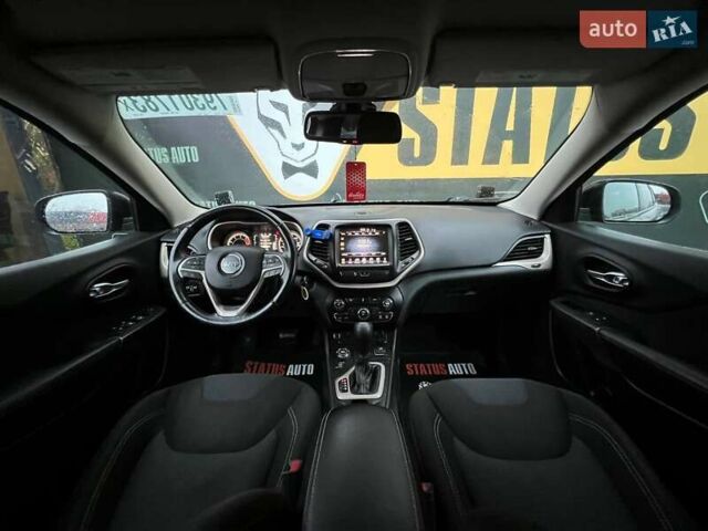 Черный Джип Чероки, объемом двигателя 2.36 л и пробегом 132 тыс. км за 17700 $, фото 33 на Automoto.ua