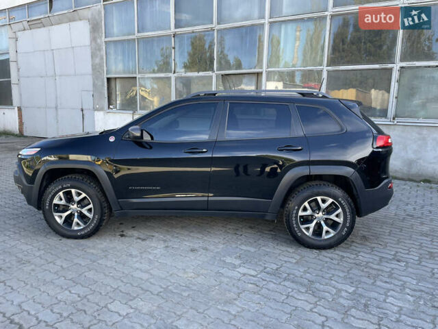 Черный Джип Чероки, объемом двигателя 2.36 л и пробегом 137 тыс. км за 15300 $, фото 3 на Automoto.ua