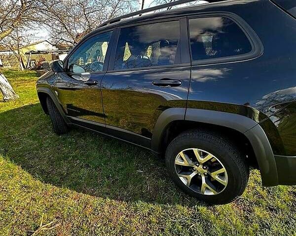 Черный Джип Чероки, объемом двигателя 3.2 л и пробегом 185 тыс. км за 14800 $, фото 4 на Automoto.ua