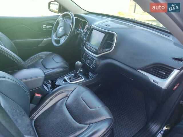 Черный Джип Чероки, объемом двигателя 2.18 л и пробегом 178 тыс. км за 18500 $, фото 12 на Automoto.ua