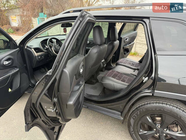 Черный Джип Чероки, объемом двигателя 2.36 л и пробегом 155 тыс. км за 12777 $, фото 7 на Automoto.ua