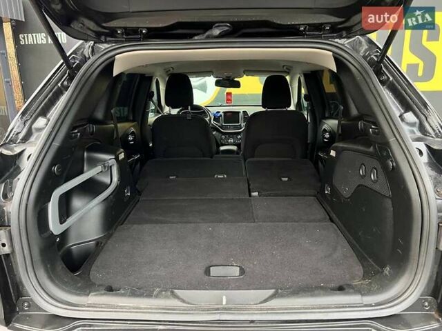 Черный Джип Чероки, объемом двигателя 2.36 л и пробегом 132 тыс. км за 17700 $, фото 13 на Automoto.ua