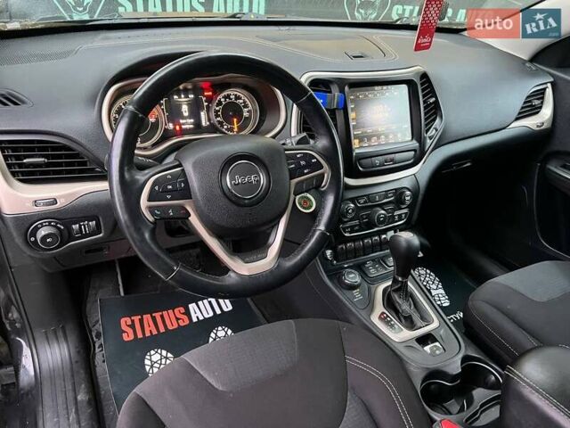 Черный Джип Чероки, объемом двигателя 2.36 л и пробегом 132 тыс. км за 17700 $, фото 15 на Automoto.ua