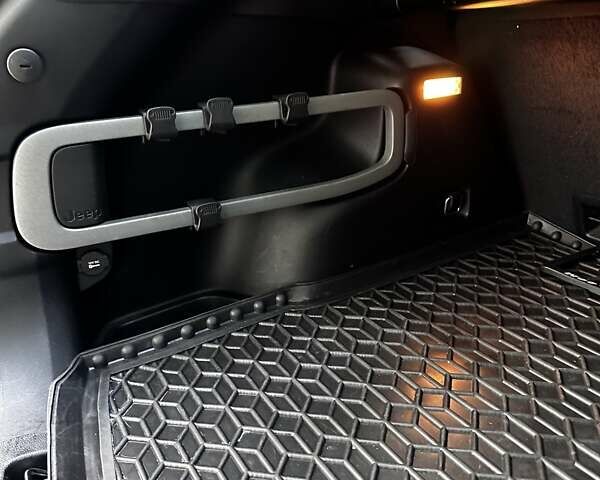 Черный Джип Чероки, объемом двигателя 2.36 л и пробегом 115 тыс. км за 14300 $, фото 22 на Automoto.ua