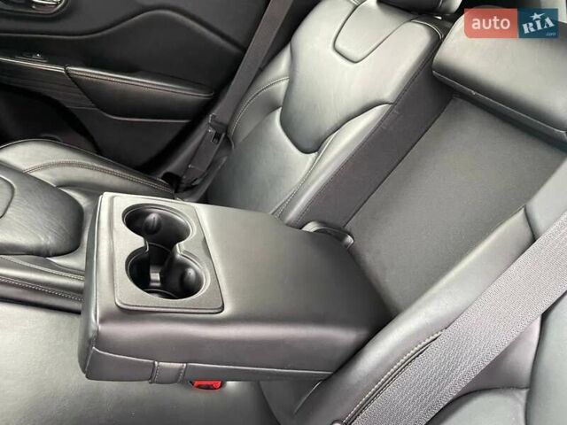 Чорний Джип Cherokee, об'ємом двигуна 2.36 л та пробігом 132 тис. км за 15500 $, фото 18 на Automoto.ua