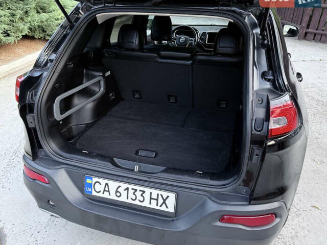 Черный Джип Чероки, объемом двигателя 2.36 л и пробегом 115 тыс. км за 12500 $, фото 9 на Automoto.ua