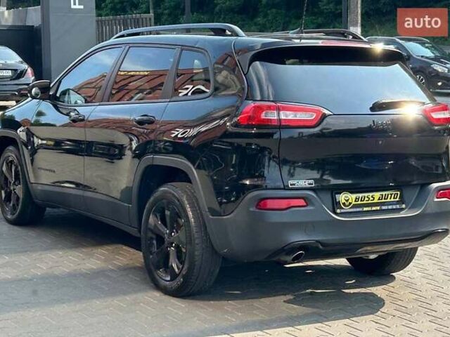 Черный Джип Чероки, объемом двигателя 2.4 л и пробегом 138 тыс. км за 14000 $, фото 3 на Automoto.ua