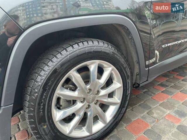 Чорний Джип Cherokee, об'ємом двигуна 2.36 л та пробігом 132 тис. км за 15500 $, фото 13 на Automoto.ua