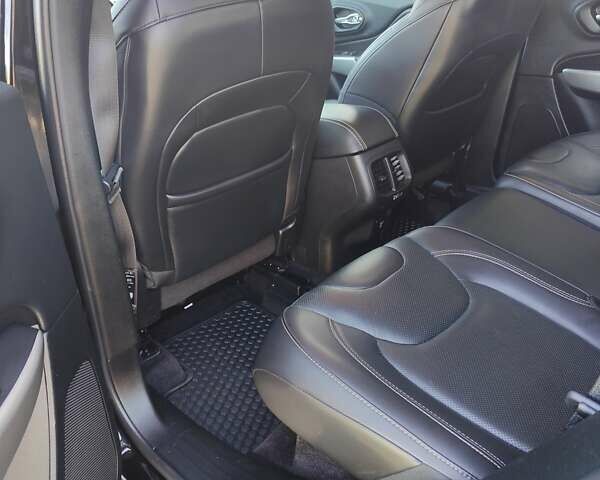 Черный Джип Чероки, объемом двигателя 2.18 л и пробегом 178 тыс. км за 18500 $, фото 11 на Automoto.ua