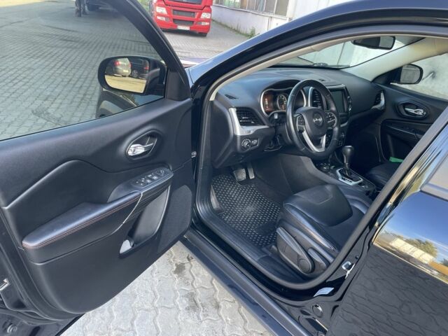 Черный Джип Чероки, объемом двигателя 2.4 л и пробегом 137 тыс. км за 15300 $, фото 4 на Automoto.ua