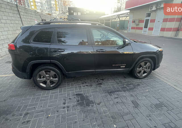 Чорний Джип Cherokee, об'ємом двигуна 2.36 л та пробігом 157 тис. км за 12000 $, фото 2 на Automoto.ua
