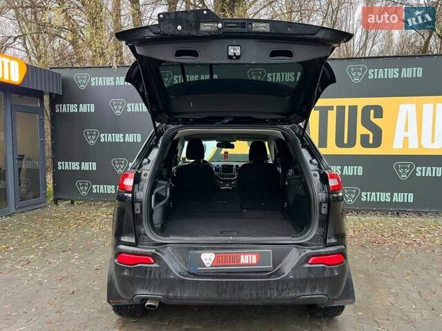 Черный Джип Чероки, объемом двигателя 2.36 л и пробегом 132 тыс. км за 17700 $, фото 11 на Automoto.ua