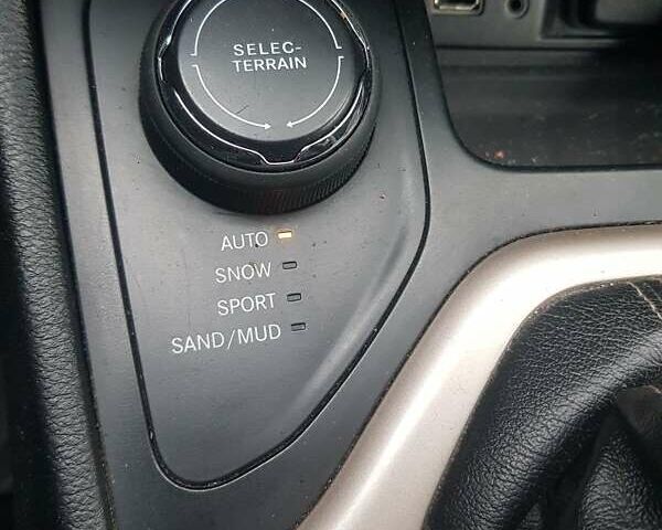 Черный Джип Чероки, объемом двигателя 3.24 л и пробегом 158 тыс. км за 15700 $, фото 9 на Automoto.ua