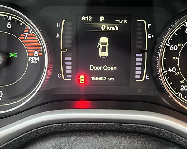 Черный Джип Чероки, объемом двигателя 3.24 л и пробегом 160 тыс. км за 13000 $, фото 13 на Automoto.ua