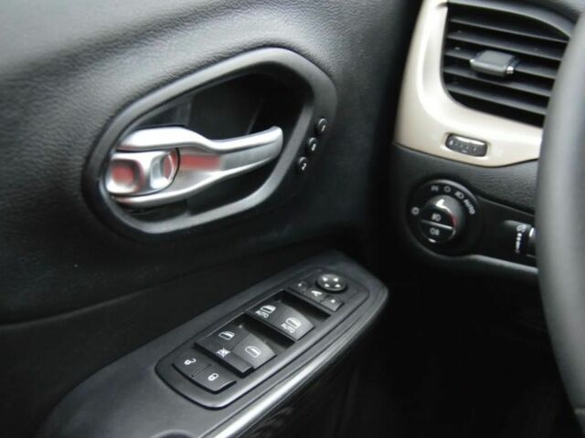 Черный Джип Чероки, объемом двигателя 2.4 л и пробегом 126 тыс. км за 9000 $, фото 16 на Automoto.ua