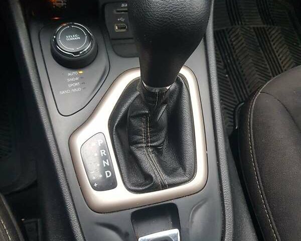 Черный Джип Чероки, объемом двигателя 3.24 л и пробегом 158 тыс. км за 15700 $, фото 8 на Automoto.ua