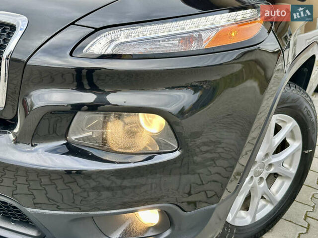 Джип Чероки 2016 в Дрогобыче на Automoto.ua Черный Джип Чероки, объемом двигателя 2.36 л и пробегом 92 тыс. км за 13250 $, фото 35 на Automoto.ua