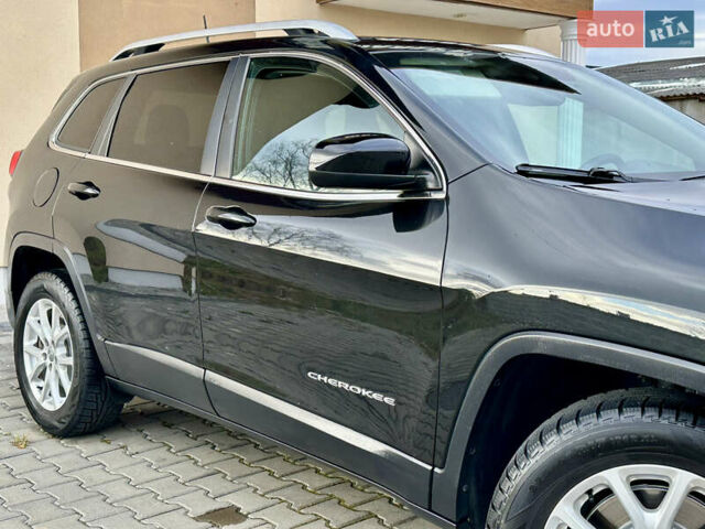 Джип Чероки 2016 в Дрогобыче на Automoto.ua Черный Джип Чероки, объемом двигателя 2.36 л и пробегом 92 тыс. км за 13250 $, фото 7 на Automoto.ua