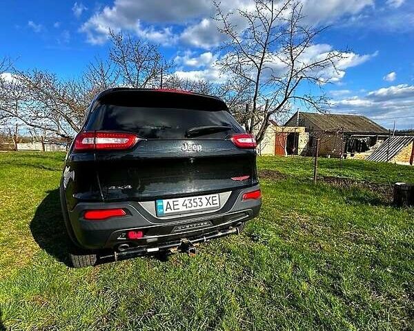 Черный Джип Чероки, объемом двигателя 3.2 л и пробегом 185 тыс. км за 14800 $, фото 3 на Automoto.ua