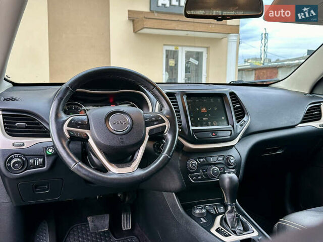 Джип Чероки 2016 в Дрогобыче на Automoto.ua Черный Джип Чероки, объемом двигателя 2.36 л и пробегом 92 тыс. км за 13250 $, фото 15 на Automoto.ua