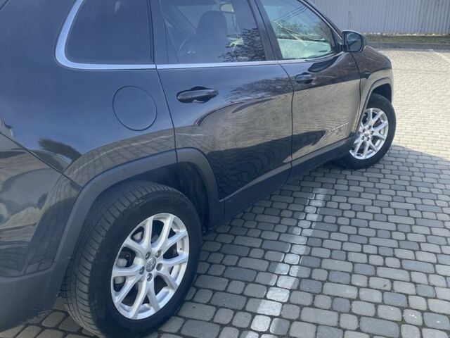 Черный Джип Чероки, объемом двигателя 2.4 л и пробегом 108 тыс. км за 12750 $, фото 5 на Automoto.ua