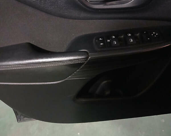 Черный Джип Чероки, объемом двигателя 2.36 л и пробегом 123 тыс. км за 13600 $, фото 19 на Automoto.ua