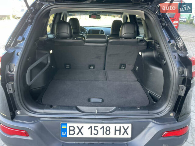 Черный Джип Чероки, объемом двигателя 2.36 л и пробегом 137 тыс. км за 15300 $, фото 8 на Automoto.ua