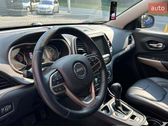 Черный Джип Чероки, объемом двигателя 2.4 л и пробегом 138 тыс. км за 14000 $, фото 8 на Automoto.ua