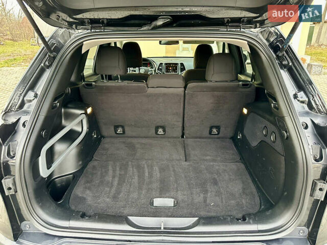 Джип Чероки 2016 в Дрогобыче на Automoto.ua Черный Джип Чероки, объемом двигателя 2.36 л и пробегом 92 тыс. км за 13250 $, фото 30 на Automoto.ua